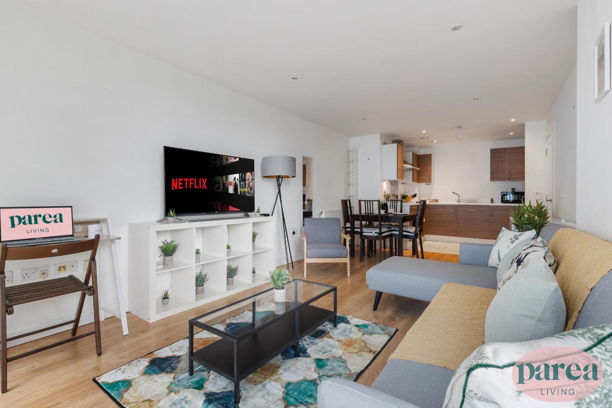 Parea Living - Colorful North With Balcony Views Londres