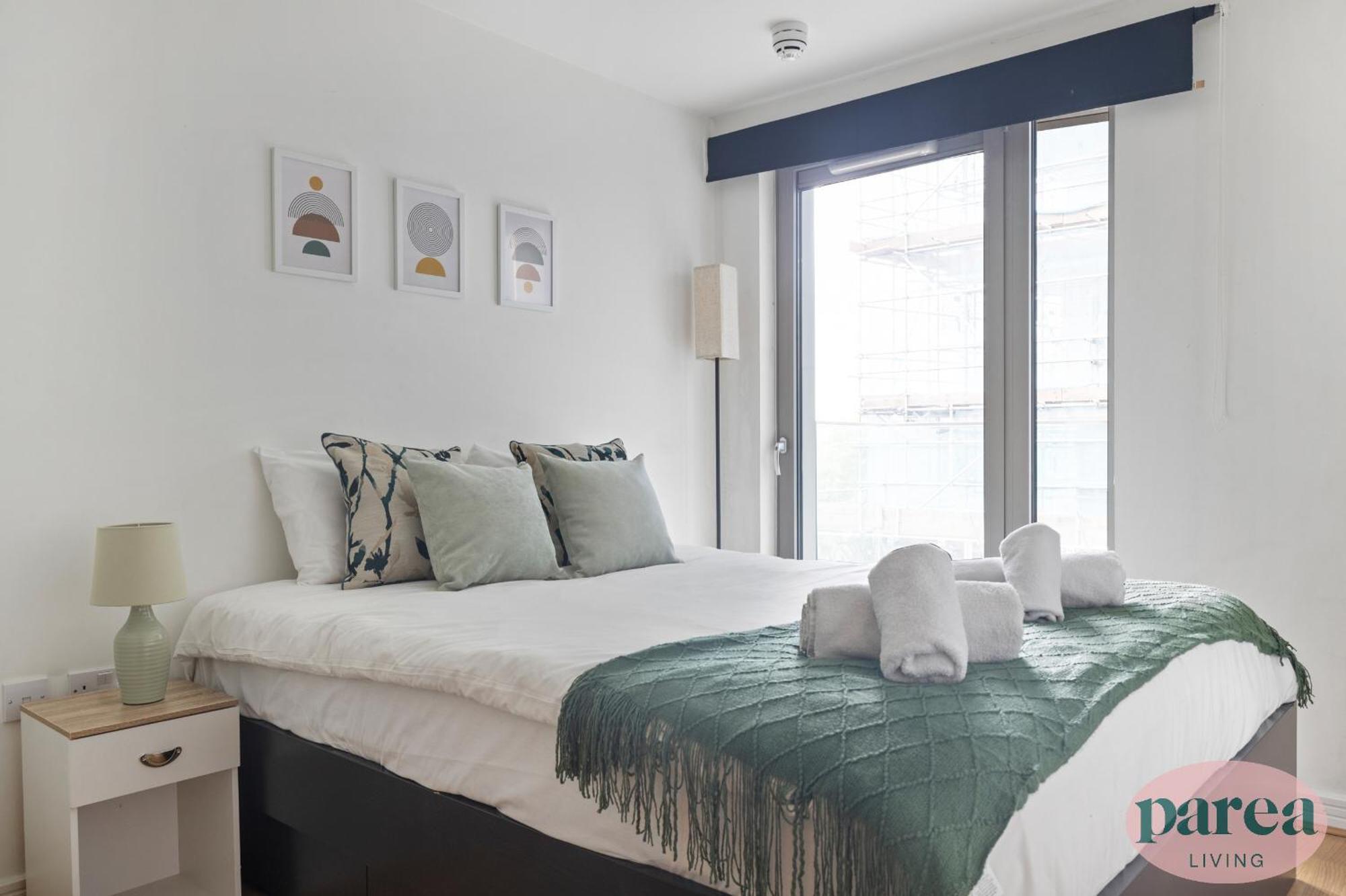 Parea Living - Colorful North With Balcony Views * Londres
