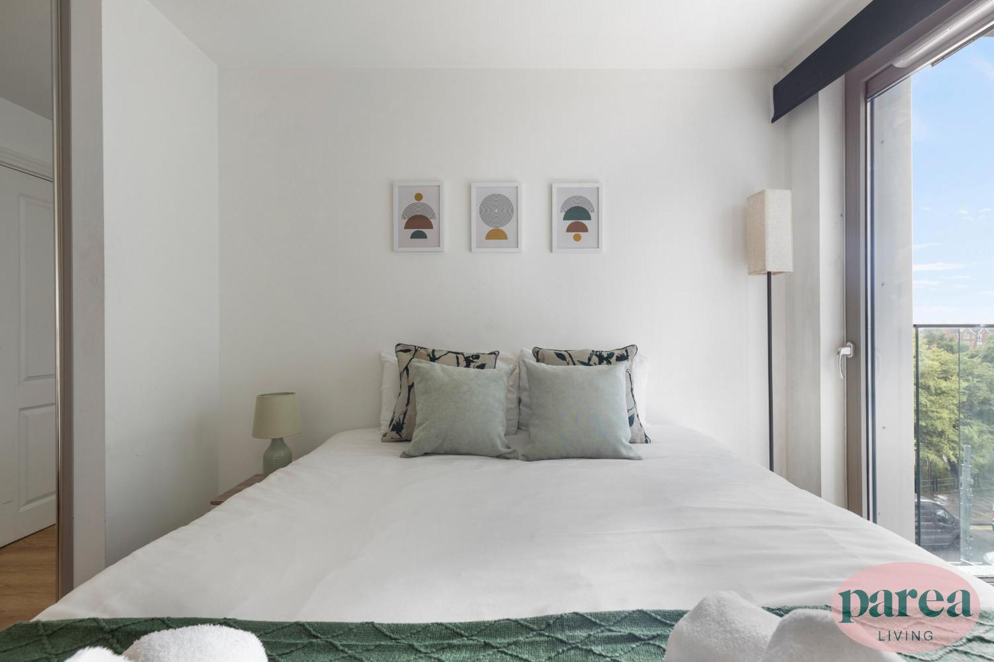 Parea Living - Colorful North With Balcony Views Appartement