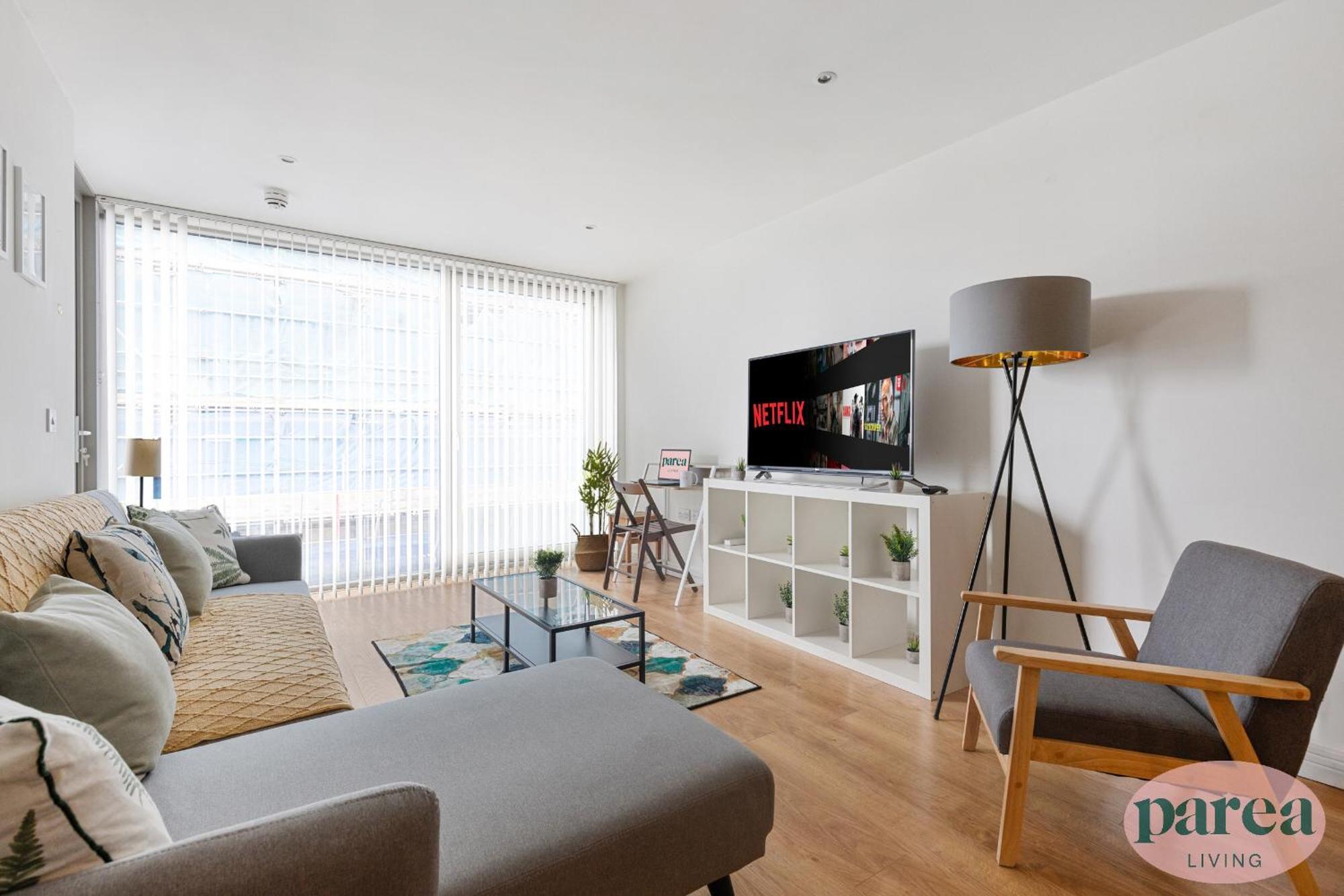Parea Living - Colorful North With Balcony Views Londres